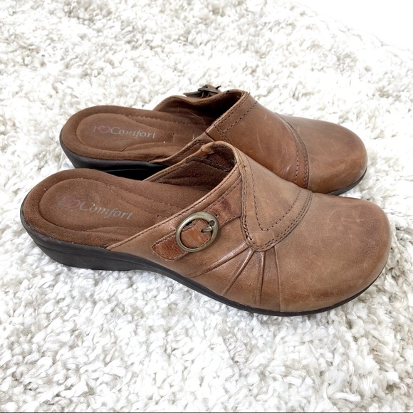 Shoes - ⭐️ 4/$15 ⭐️ I heart comfort clogs